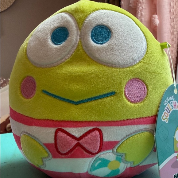 Sanrio Keroppi Plush in Green and Pink Squishmallows - Picture 3 of 7